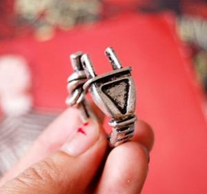 Фото Украшения, Кольца Кольцо Plug Shaped