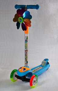 Самокат X три колеса, Kids Scooter с глазками и вертушкой, светятся колёса   Артикул: 11301921