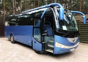 Автобус на весілля Yutong блакитний — оренда в Києві