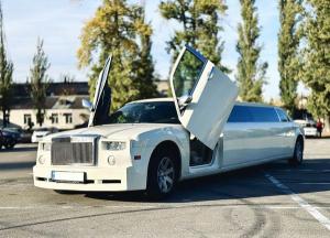 Лімузин Rolls-Royce Phantom Tiffani — роскішне авто на весілля в Києві