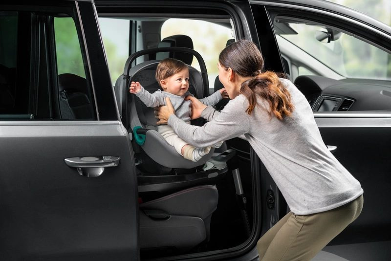 Zdjęcie Foteliki samochodowe Britax Romer Nosidełko BABY-SAFE iSENSE + baza flex