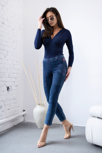 Spodnie jeansowe legginsy z czerwoną nitką
