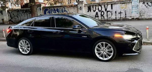 Toyota Avalon чорний — авто на весілля з водієм в Києві 